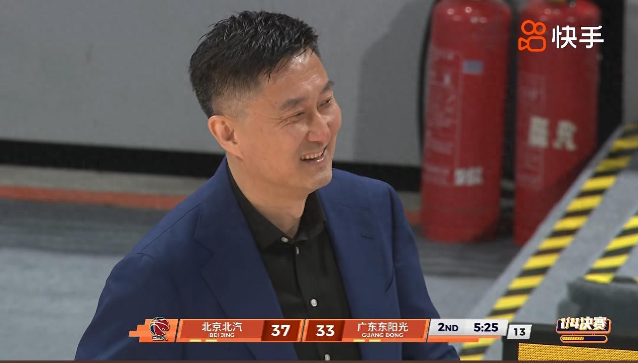 棋牌游戏-广东为何3分被投爆？媒体人怒喷2人：他俩哪里能跟上曾凡博的腿脚